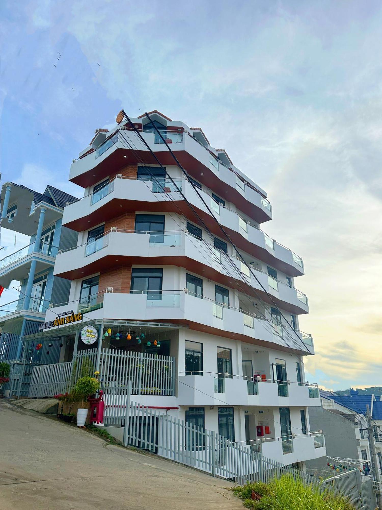 Khach San Anh Sang - Light House Hotel Da Lat Exterior foto